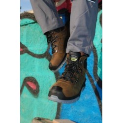 Bota S3 SRC nobuck free metal